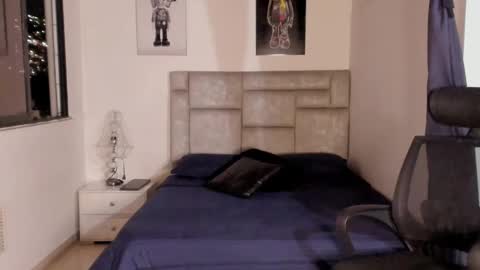 Snapshot of paul_roger chatting on 1, 10, 2025 PAUL ROGER online show from 1, 10, 2025