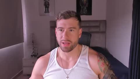 Snapshot of paul_roger chatting on 19, 10, 2025 PAUL ROGER online show from 19, 10, 2025