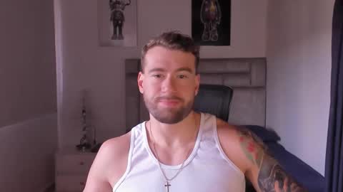 Snapshot of paul_roger chatting on 25, 10, 2025 PAUL ROGER online show from 25, 10, 2025