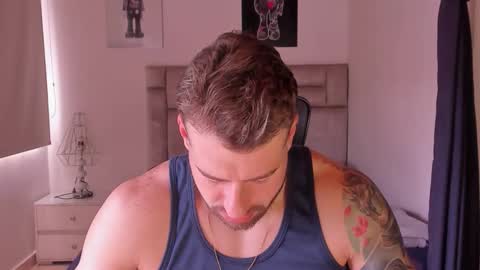 Snapshot of paul_roger chatting on 14, 12, 2025 PAUL ROGER online show from 14, 12, 2025