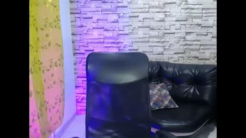 Snapshot of paula_ross_ chatting on 13, 5, 2026 paula ross online show from 13, 5, 2026
