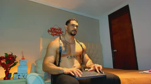 Snapshot of paulcreewx chatting on 7, 6, 2026 paul online show from 7, 6, 2026