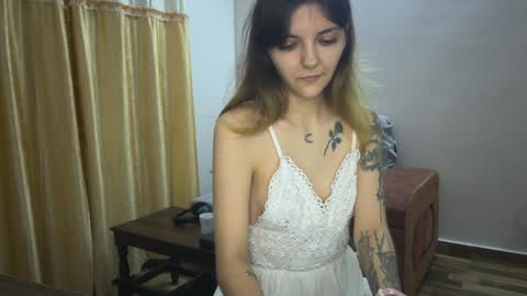 Isla  Chase online show from 1, 12, 2024