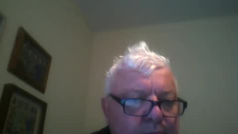 Snapshot of paulgn365 chatting on 4, 10, 2025 paulgn365 online show from 4, 10, 2025