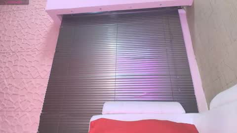 PaulinaSaennz online show from 25, 2, 2025