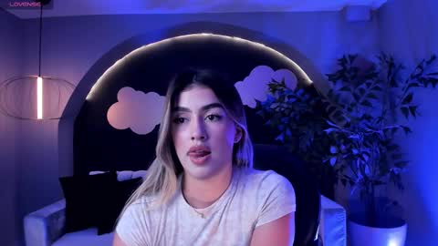 Paulina Santos  online show from 1, 3, 2025