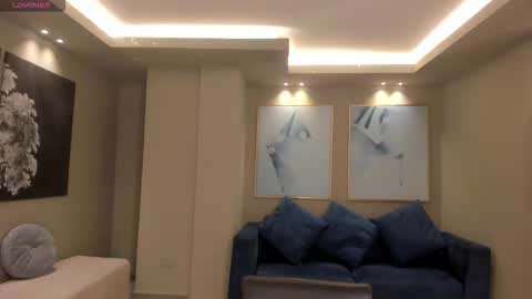 Paulina Santos  online show from 4, 2, 2026