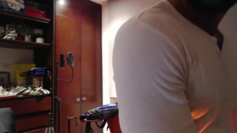 Snapshot of paulripped chatting on 16, 10, 2025 Paul online show from 16, 10, 2025