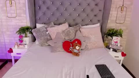 Pau online show from 16, 2, 2026