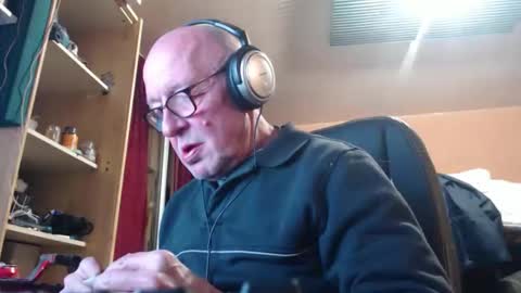 Snapshot of pc8474408 chatting on 30, 11, 2025 pc8474408 online show from 30, 11, 2025