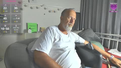 Snapshot of peacetous chatting on 24, 5, 2026 Marc online show from 24, 5, 2026