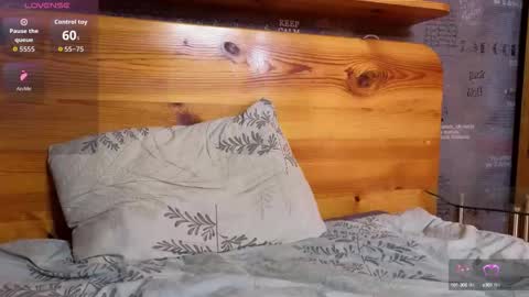 Snapshot of peach_b0y chatting on 15, 9, 2025 Peach boy online show from 15, 9, 2025