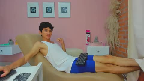 peach tyron online show from 19, 12, 2024