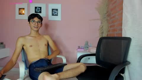 peach tyron online show from 3, 3, 2025