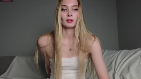 Snapshot of peachcreamcouple chatting on 26, 1, 2025 Lexy Peach online show from 26, 1, 2025