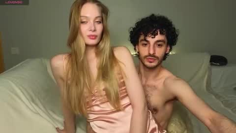 Snapshot of peachcreamcouple chatting on 19, 10, 2025 Lexy Peach online show from 19, 10, 2025