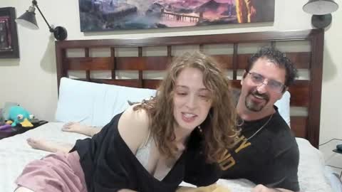 Peaches  Cupcake Rachel and Bryce online show from 27, 9, 2025