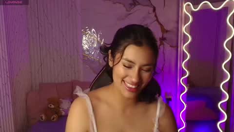 peachy_tay online show from 16, 3, 2026