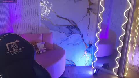 peachy_tay online show from 14, 4, 2026