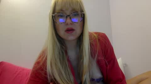 Snapshot of peachymegs chatting on 8, 10, 2025 peachymegs online show from 8, 10, 2025