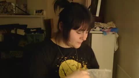 Snapshot of peakobunny chatting on 15, 12, 2025 peakobunny online show from 15, 12, 2025