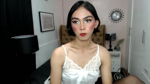 Pearl online show from 5, 3, 2025