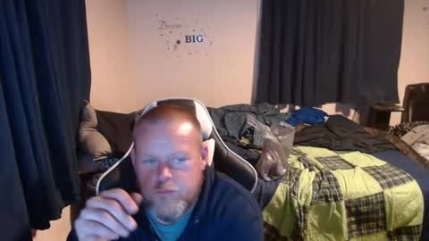 Snapshot of pecker40 chatting on 4, 1, 2025 pecker40 online show from 4, 1, 2025