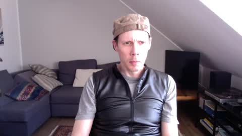 Snapshot of pedrohh chatting on 9, 3, 2025 Arno online show from 9, 3, 2025