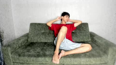 Snapshot of pelusos_mens chatting on 18, 4, 2026 CAIN-19 ALLEN-18 RONALD-18 AUSTIN-18 MOD DANTE online show from 18, 4, 2026