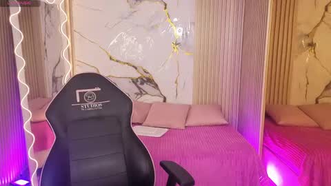 penelope online show from 15, 4, 2026