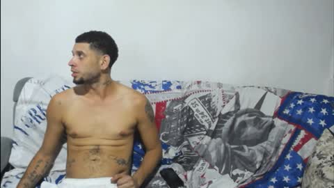 independent model online show from 4, 2, 2025