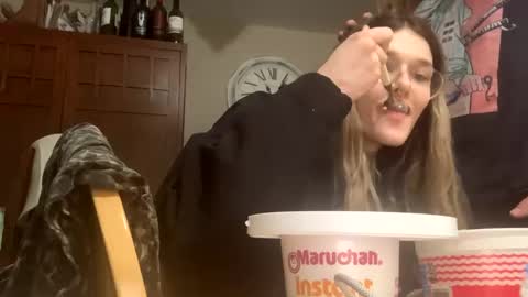 Penutbuttajelllytime online show from 5, 2, 2025