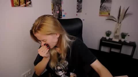 Snapshot of peppymia chatting on 17, 9, 2025 Mia online show from 17, 9, 2025