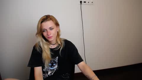 Snapshot of peppymia chatting on 21, 9, 2025 Mia online show from 21, 9, 2025