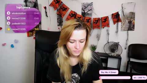 Snapshot of peppymia chatting on 1, 11, 2025 Mia online show from 1, 11, 2025