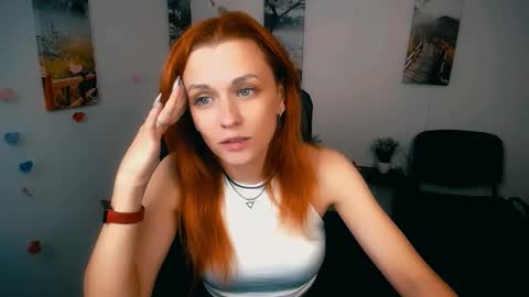 Snapshot of peppymia chatting on 2, 12, 2025 Mia online show from 2, 12, 2025