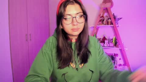 Sarah Ana Banana online show from 10, 12, 2024