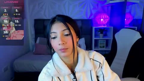 Snapshot of perlaa_moon_ chatting on 15, 6, 2026 PERLA online show from 15, 6, 2026