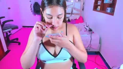 Snapshot of perlabeautiful chatting on 18, 6, 2026 PERLA online show from 18, 6, 2026