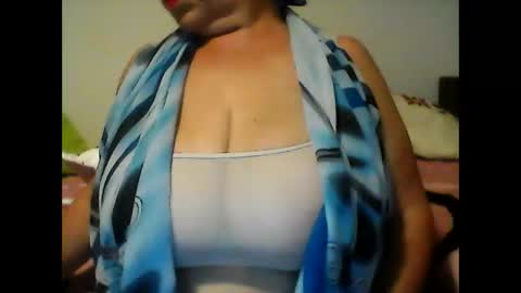 perlita070822 online show from 12, 1, 2025