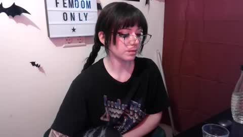 Persephone online show from 9, 4, 2026