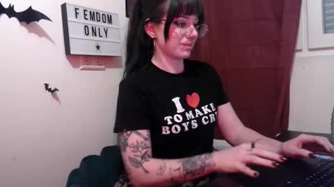 Persephone online show from 25, 4, 2026