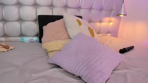 Snapshot of pervert_lizza chatting on 19, 2, 2025 Lizza online show from 19, 2, 2025