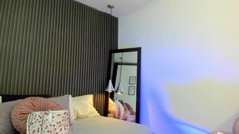 Snapshot of pervert_lizza chatting on 3, 10, 2025 Lizza online show from 3, 10, 2025