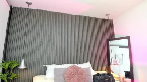 Snapshot of pervert_lizza chatting on 4, 11, 2025 Lizza online show from 4, 11, 2025