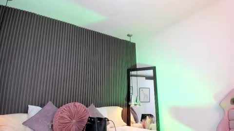 Snapshot of pervert_lizza chatting on 6, 11, 2025 Lizza online show from 6, 11, 2025