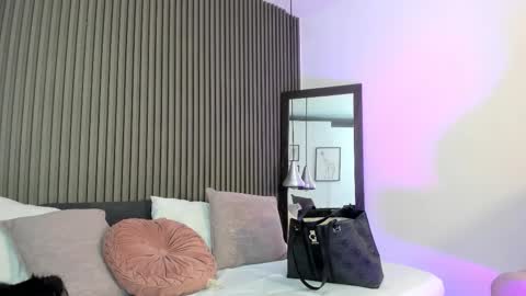 Snapshot of pervert_lizza chatting on 23, 11, 2025 Lizza online show from 23, 11, 2025