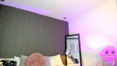 Snapshot of pervert_lizza chatting on 28, 11, 2025 Lizza online show from 28, 11, 2025