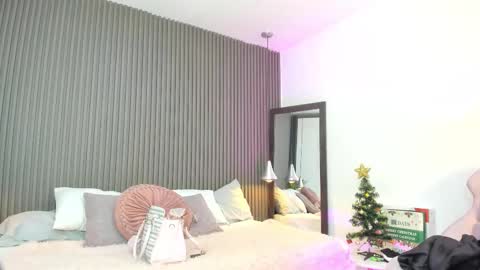 Snapshot of pervert_lizza chatting on 14, 12, 2025 Lizza online show from 14, 12, 2025