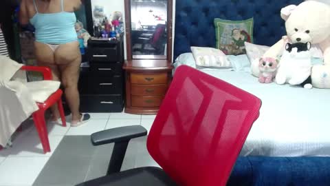 Snapshot of pervert_mommy_x chatting on 5, 1, 2025 SAMY online show from 5, 1, 2025